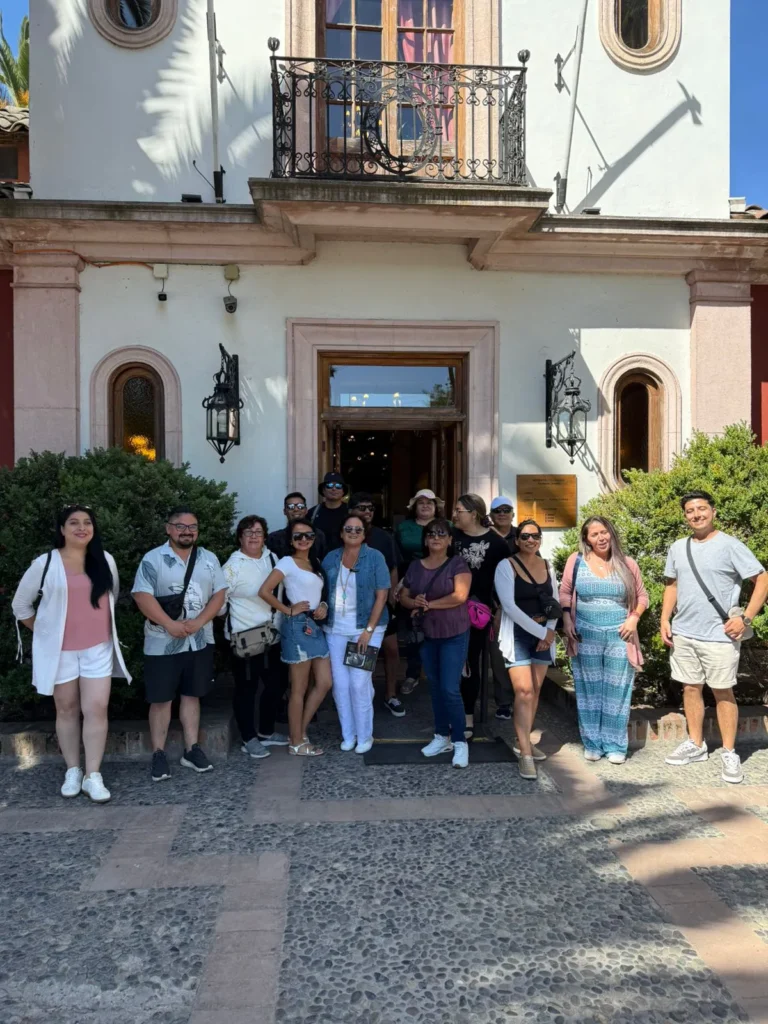 Visita al Hotel Santa Cruz y Museo de Colchagua de profesores premiados por Collahuasi