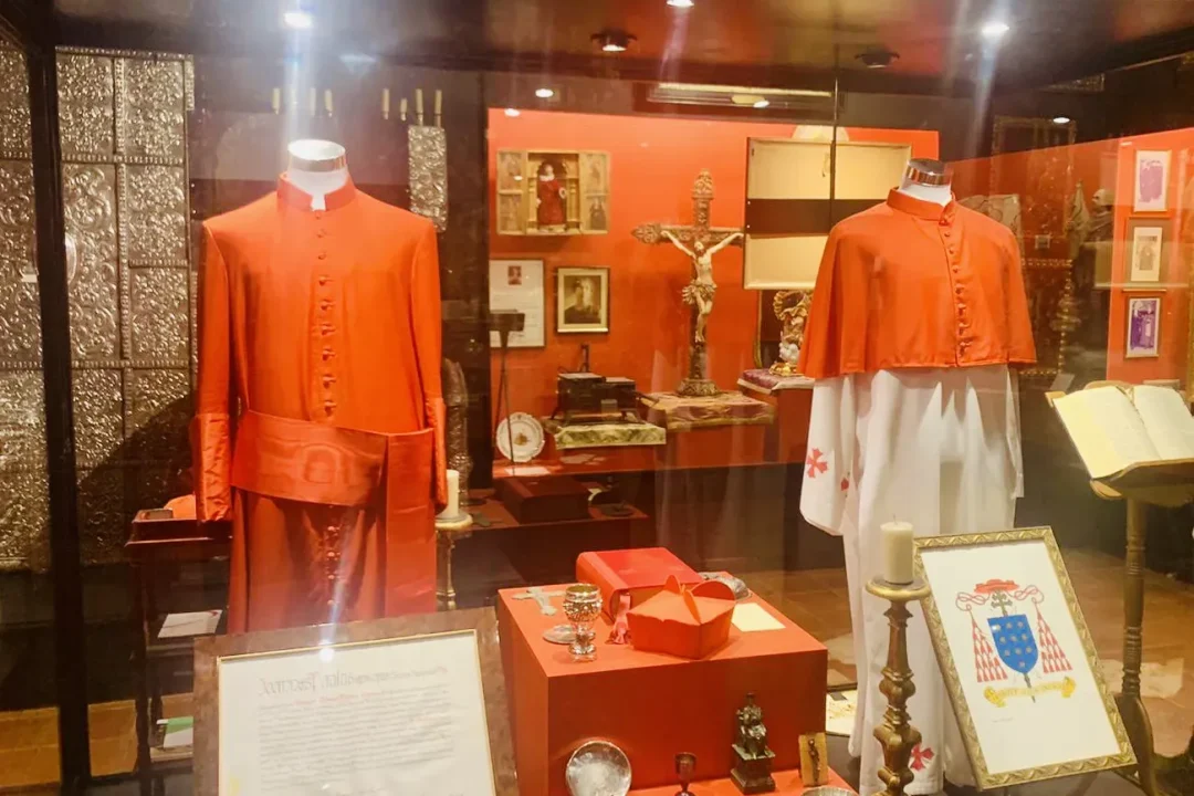 Con gran alegría presentamos la muestra de Monseñor Jorge Medina en sala Iglesia Museo Colchagua 2